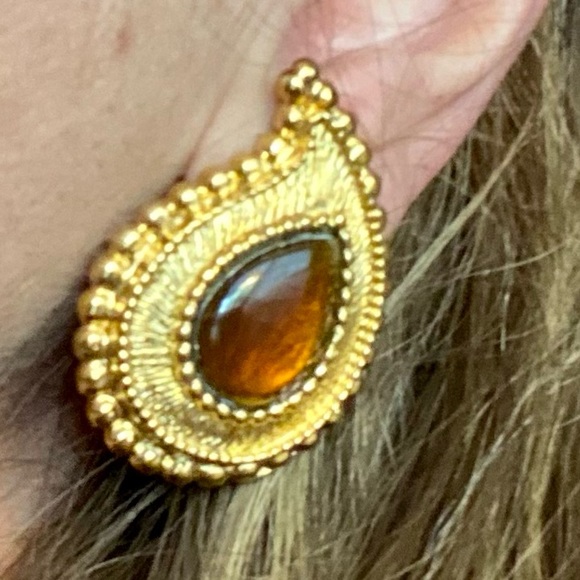 Gold Tone and Amber Colored  Acrylic Paisley Earrings - Picture 7 of 8